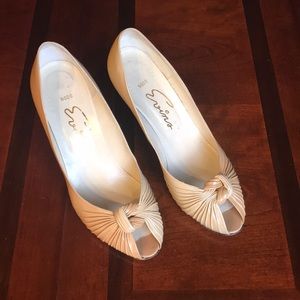 VTG Evins Made in Italy 7B Two Tone Peep Toe Shoe